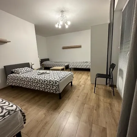 Pruszkowskie Mieszkanko Hostel *