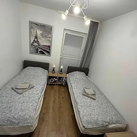 Pruszkowskie Mieszkanko Hostal Pruszków